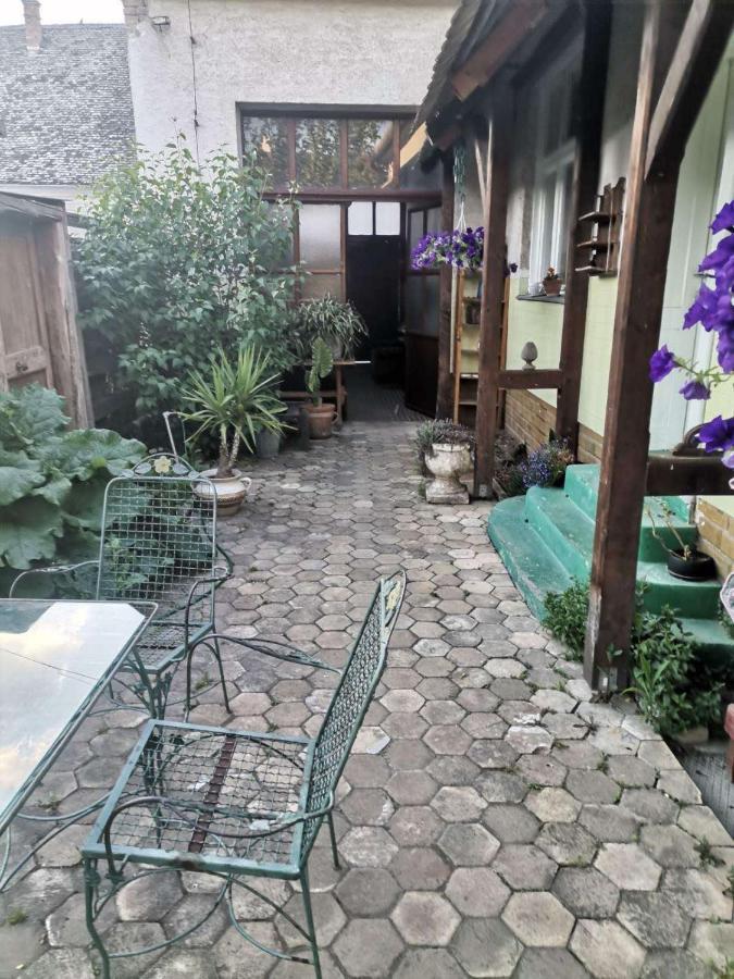 Somborski Salas - Strogi Centar Esterno foto