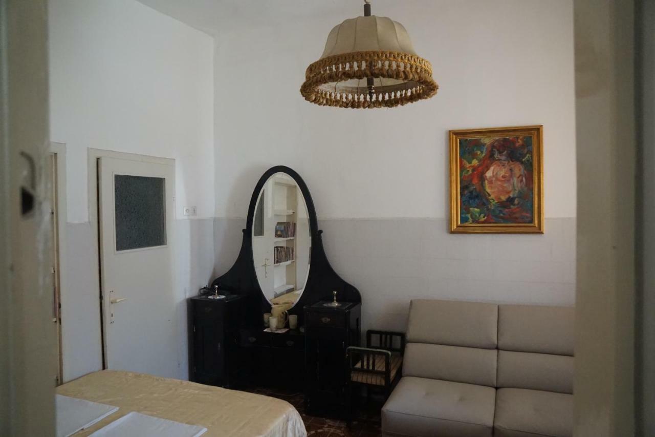Somborski Salas - Strogi Centar Esterno foto