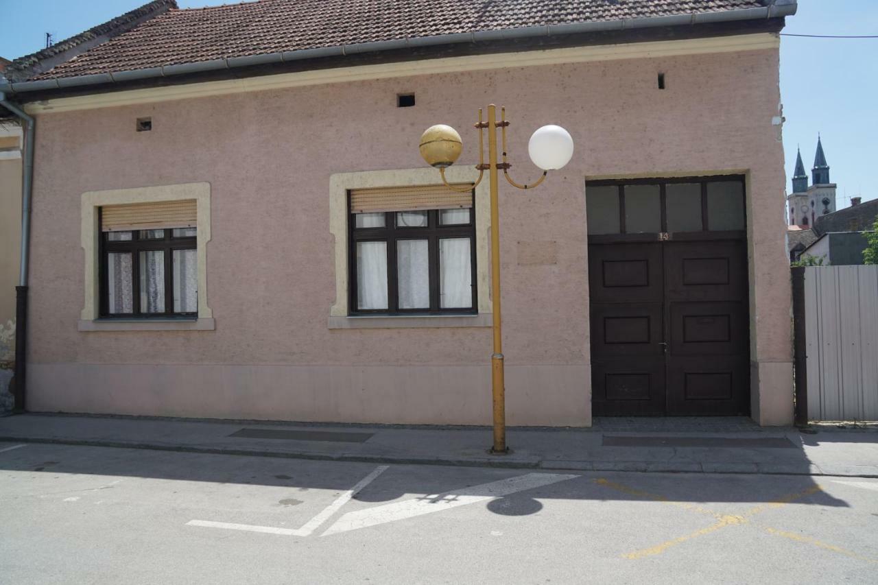 Somborski Salas - Strogi Centar Esterno foto