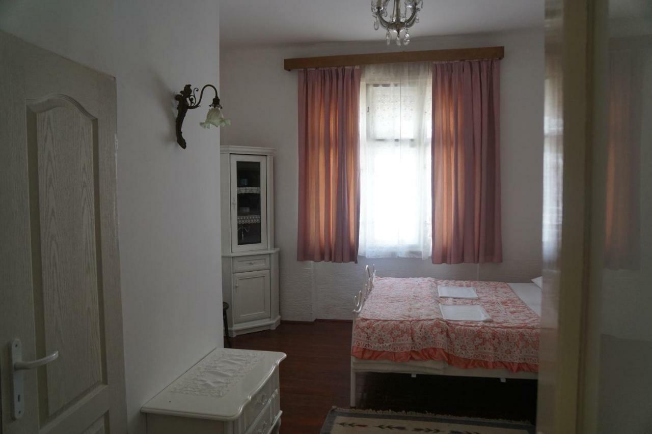 Somborski Salas - Strogi Centar Esterno foto